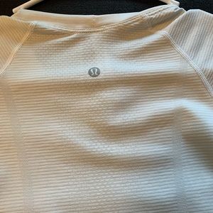 Lululemon Swiftly Tech short sleeve white size 6
